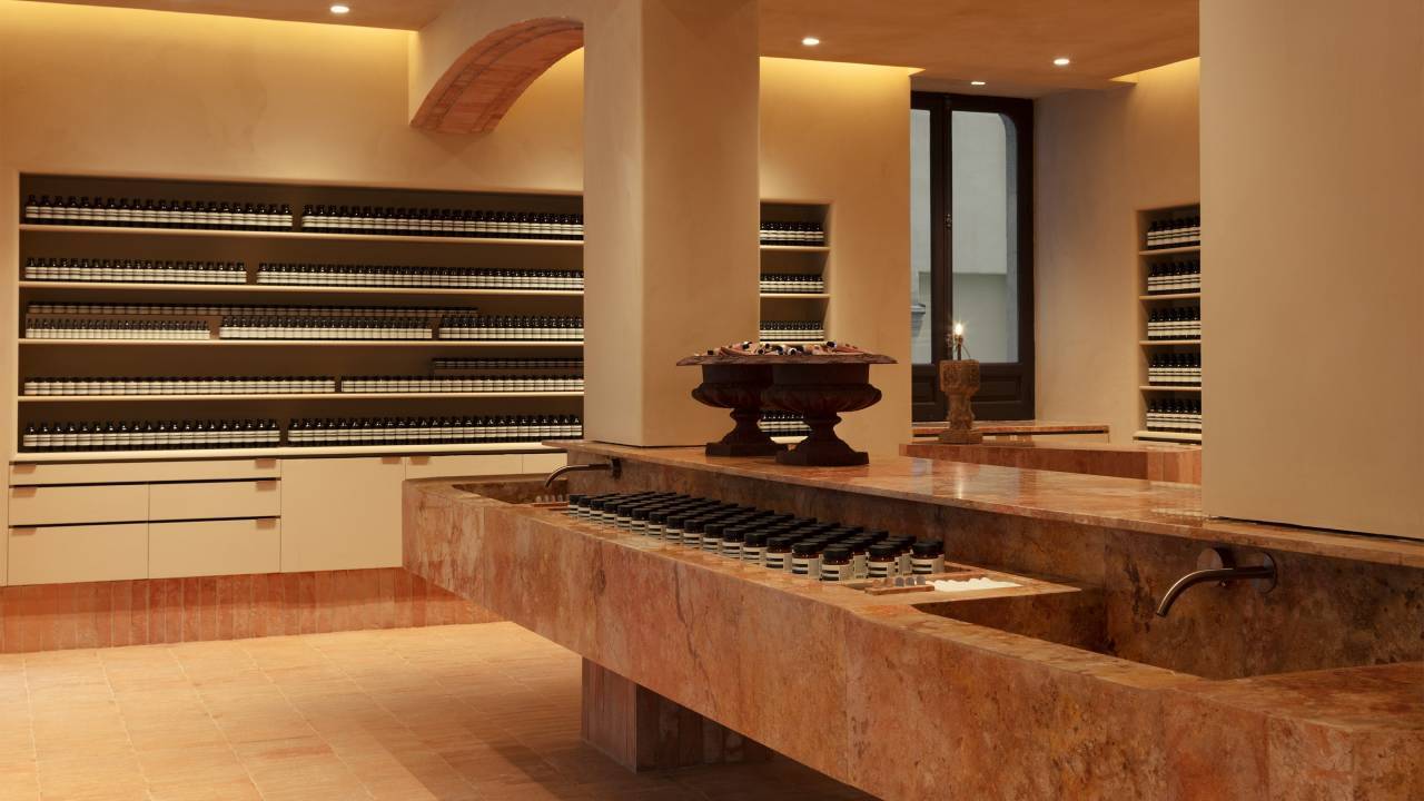 Durable Limewash for Kitchen and hallways with Graphenstone Siena