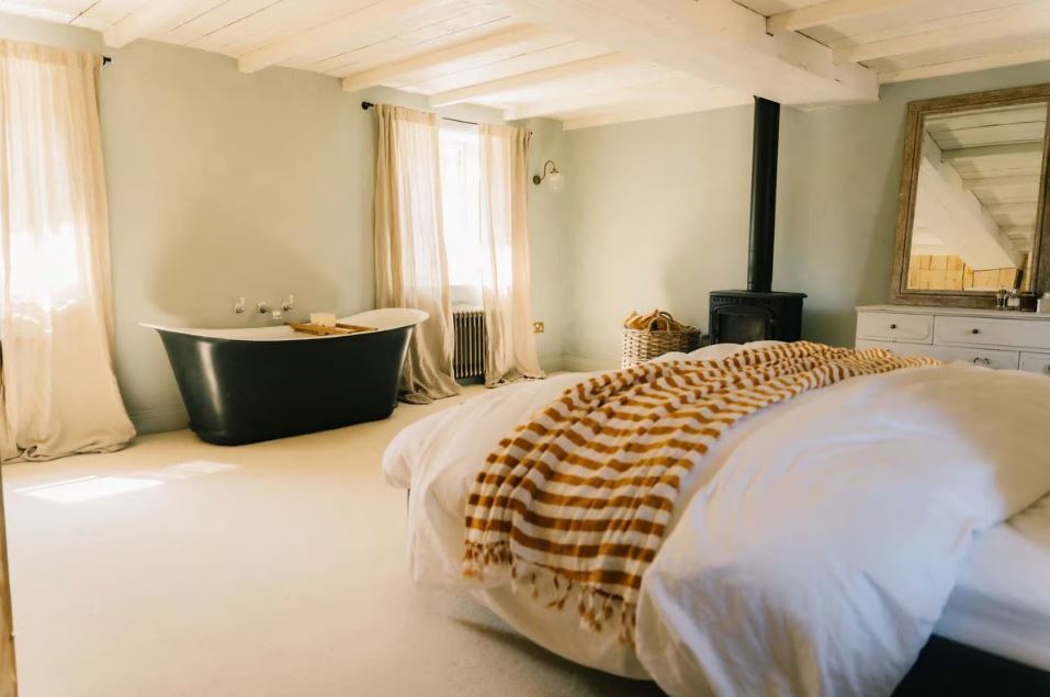 Beeck internal Mineral Paints for Breathability and matt finish