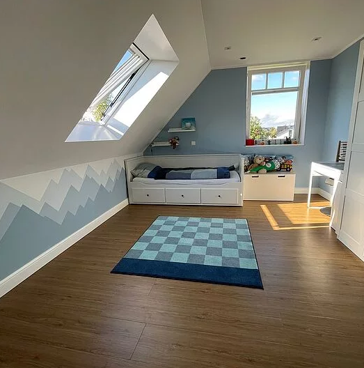 A child's bedroom open and clean painted with Keim Paints