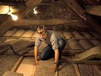 Installing thermafleece cosywool insulation in a loft with celtic sustainables