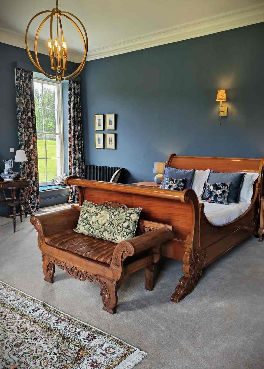 Disraeli guest bedroom decorated in graphenstone grafclean emulsion