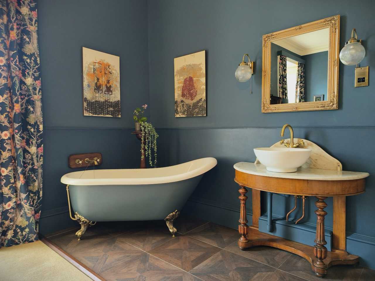 Graphenstone Indigo Guest Bedroom at Moreton Hotel
